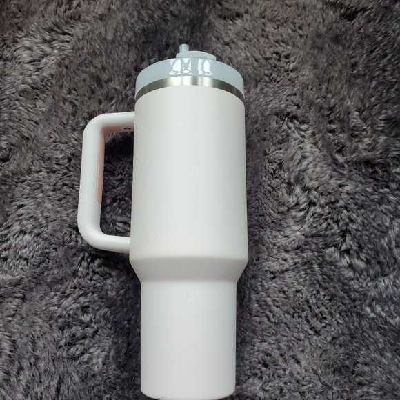 Stanley dusty pink 40oz - Picture 2 of 4